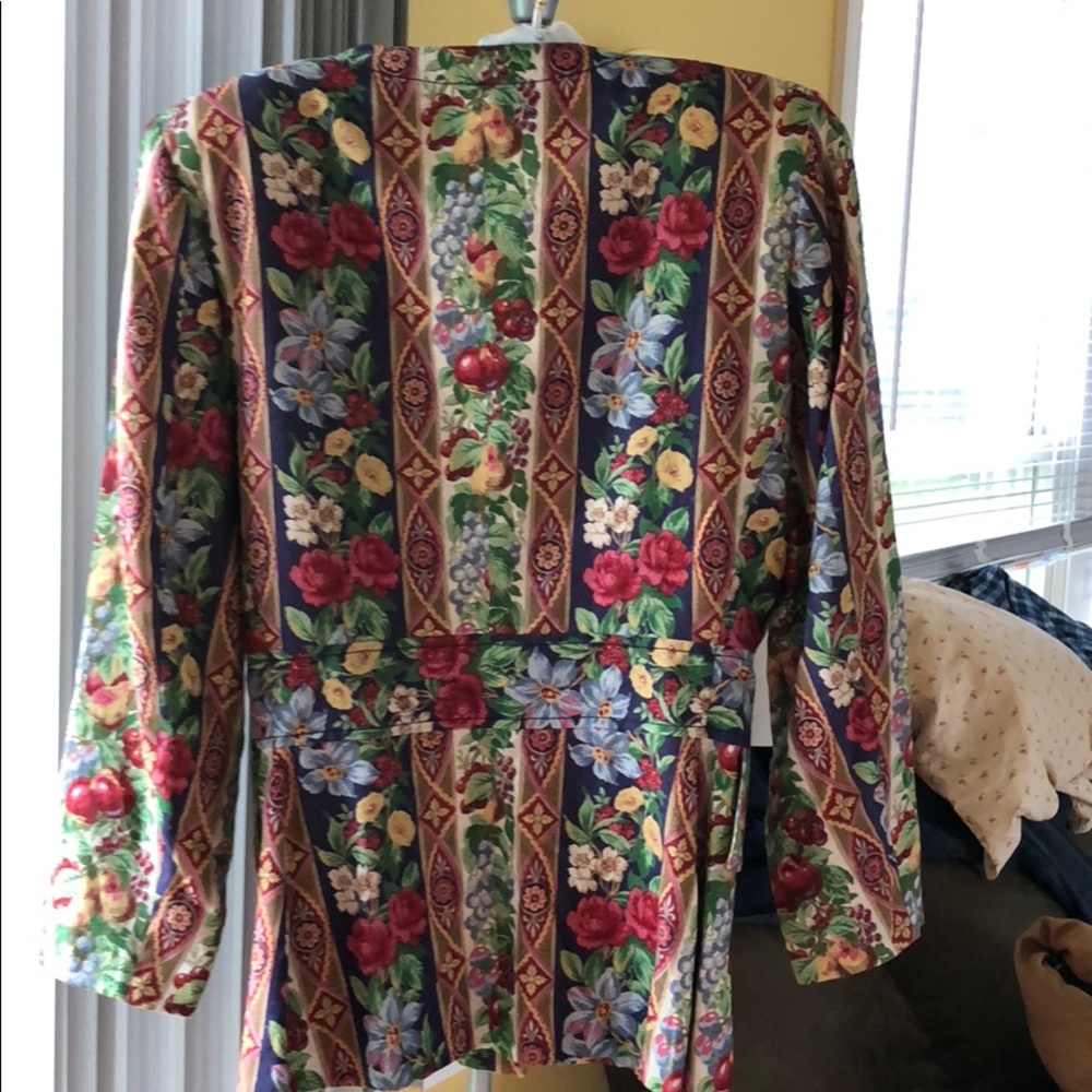 Jacket. - Picture 3 of 3